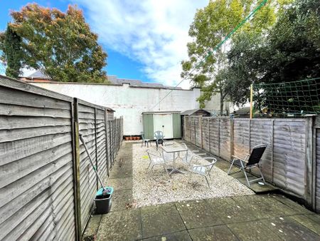 1 bedroom in a house share to rent - Photo 3