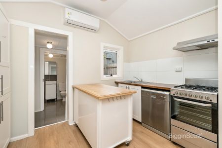 2 BEDROOM GEM IN GREAT LOCATION - Photo 3