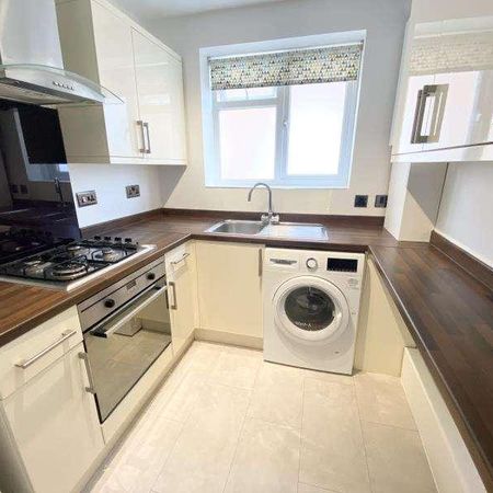 Torrington Park, North Finchley, N12 - Photo 3