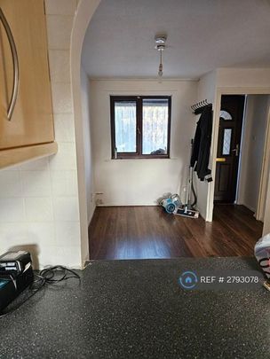 4 bedroom terraced house to rent - Photo 1