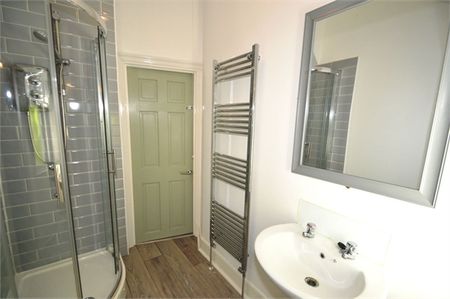 Rochdale Road, Abbey Wood - Photo 3