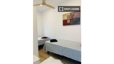 3 room luxury Flat for rent in Madrid, Spain - Photo 2