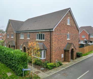 3 bed end of terrace house to rent in Woodroffe Close, Ash, GU12 6FS - Photo 6