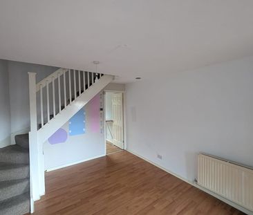 2 Bed Semi-Detached House, Gables Close, SE12 - Photo 1