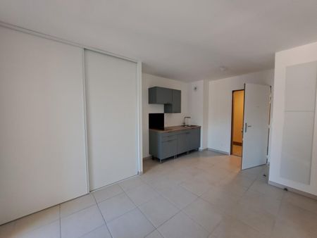 Location Appartement 1 pièce 33m² THONON LES BAINS 74200 - Photo 4