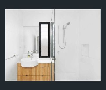 Charming 3-Bedroom Home in Leafy Wooloowin – Minutes from the City! - Photo 1