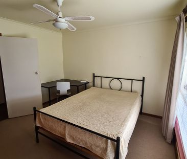 4-bedroom shared house / townhouse, Military Road - Photo 6