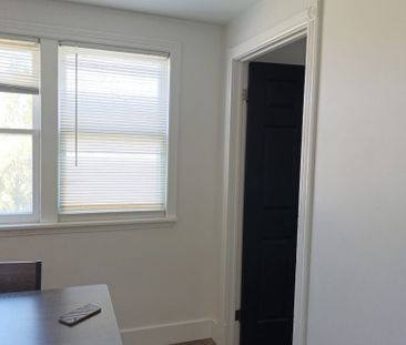 5 Storey Rd. W Unit A – Main Floor - Photo 4