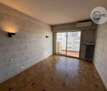 Location Appartement 4 pièces 87m² NICE 06000 - Photo 2