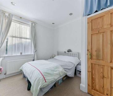 Hartfield Crescent, Wimbledon, SW19 - Photo 2