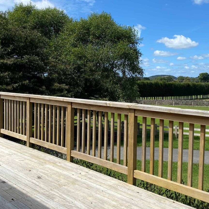 Beautiful Four Bedroom Family Home with Double Garage in Maunu - Photo 1