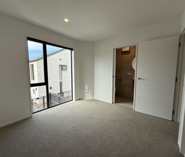 Unit 4, 86 Holly Road, St. Albans, Christchurch - Photo 3