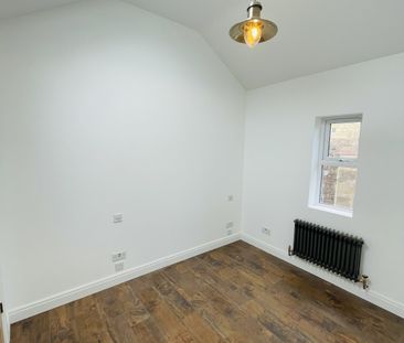 2 bed Detached Bungalow in Eldon Villas 13 Eldon Road, Walthamstow,... - Photo 5