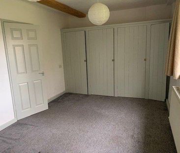 2 bedroom semi-detached house to rent - Photo 4