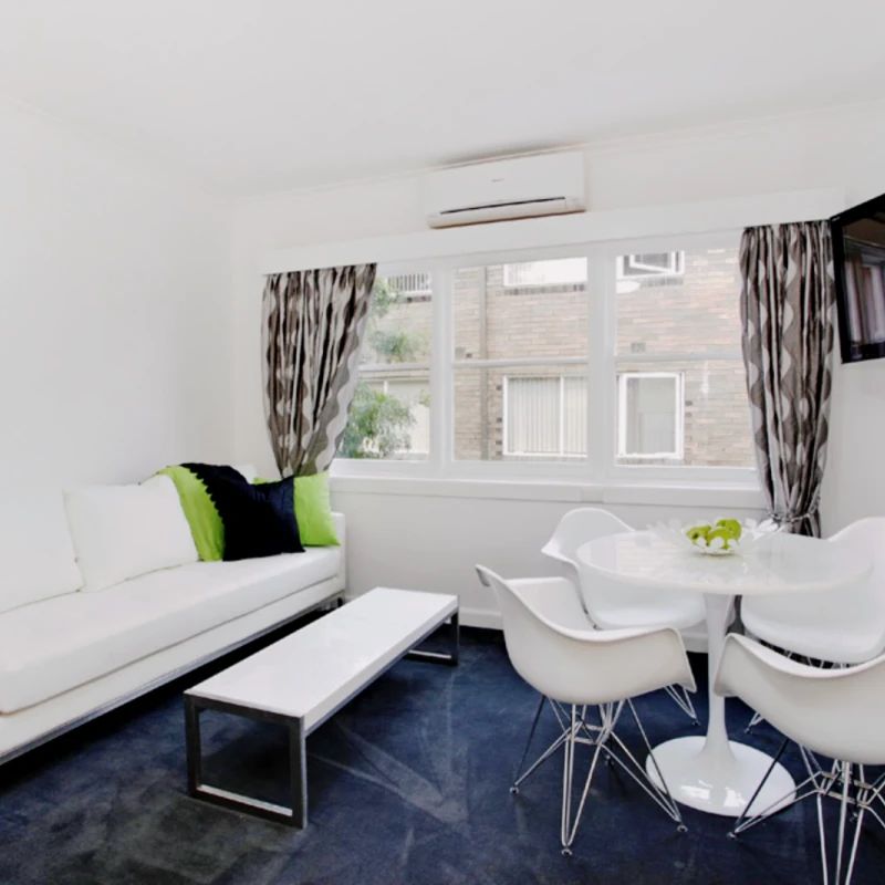 Charming studio near South Yarra train station - Photo 1