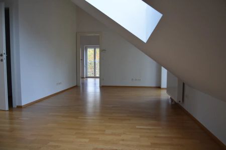 Schöne 3-Zimmer Wohnung im Dachgeschoss - Photo 3