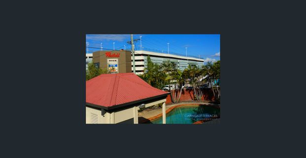 Amazing location - Walk to Westfield! - Photo 1