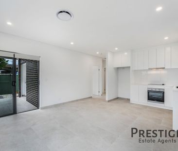 Brand New Family Residence! - Photo 1