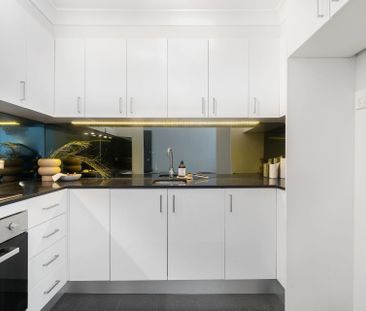 Modern Apartment In Landmark Building With Prime Double Bay Appeal - Photo 2