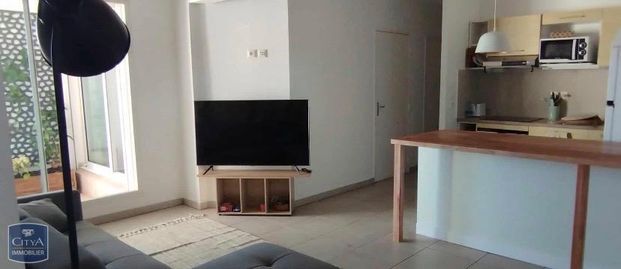 Location Appartement 4 pièces 69m² LA POSSESSION 97419 - Photo 1