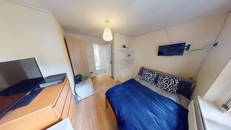 4 bedroom terraced house to rent - Photo 4