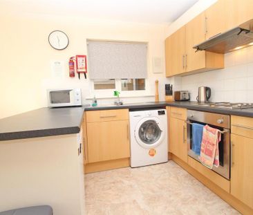 2 bedroom flat to rent - Photo 5