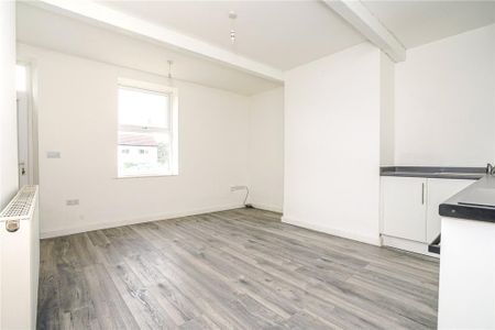 2 bedroom terraced house to rent - Photo 3