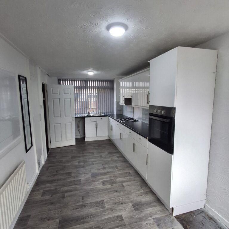 2 bedroom terraced house to rent - Photo 1