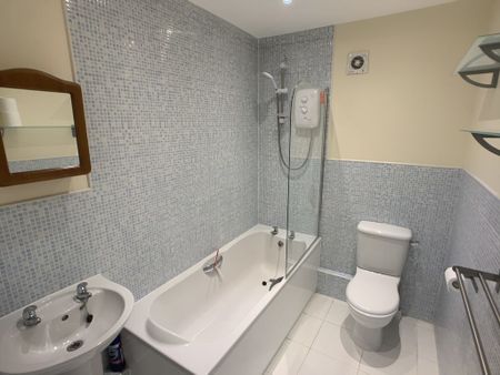 Berkeley House, Lawrence Street - P10571 - Photo 5