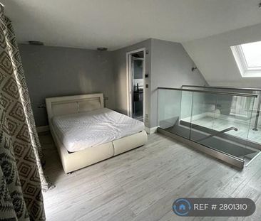 4 bedroom semi-detached house to rent - Photo 5