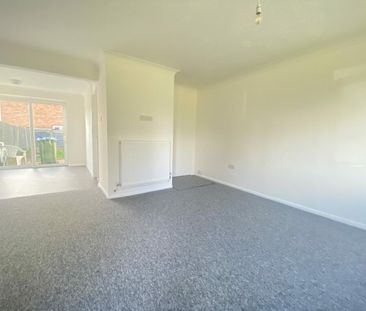 3 bedroom end of terrace house to rent - Photo 1