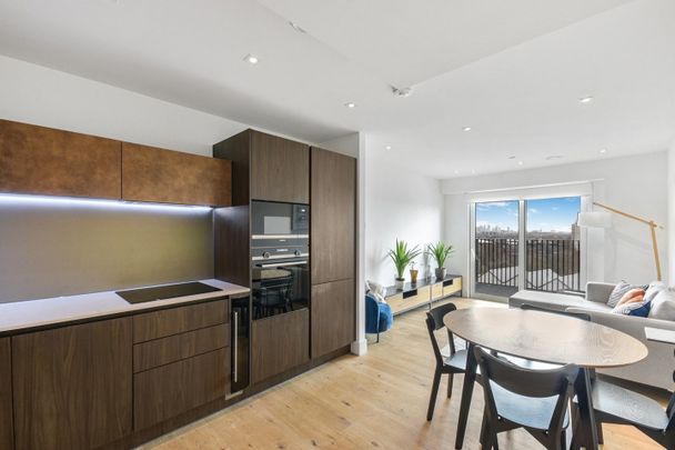 1 Bed Flat, Exchange Gardens, SW8 - Photo 1