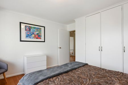 Lovely Home, Quiet Location - Photo 4