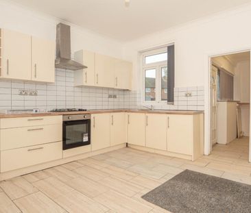 4 bedroom House To Let - Photo 1