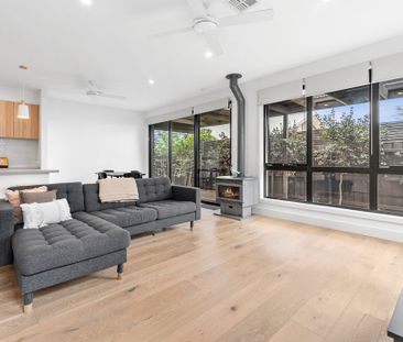 2/15 Green Island Avenue, Mount Martha VIC 3934 - Townhouse For Ren... - Photo 1