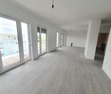 Moderne Penthouse-Wohnung - Aufzug und Fußbodenheizung über Erdwärme - Photo 1