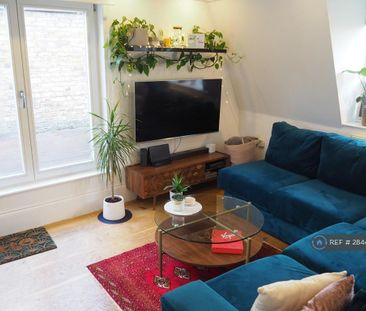 2 bedroom penthouse to rent - Photo 2