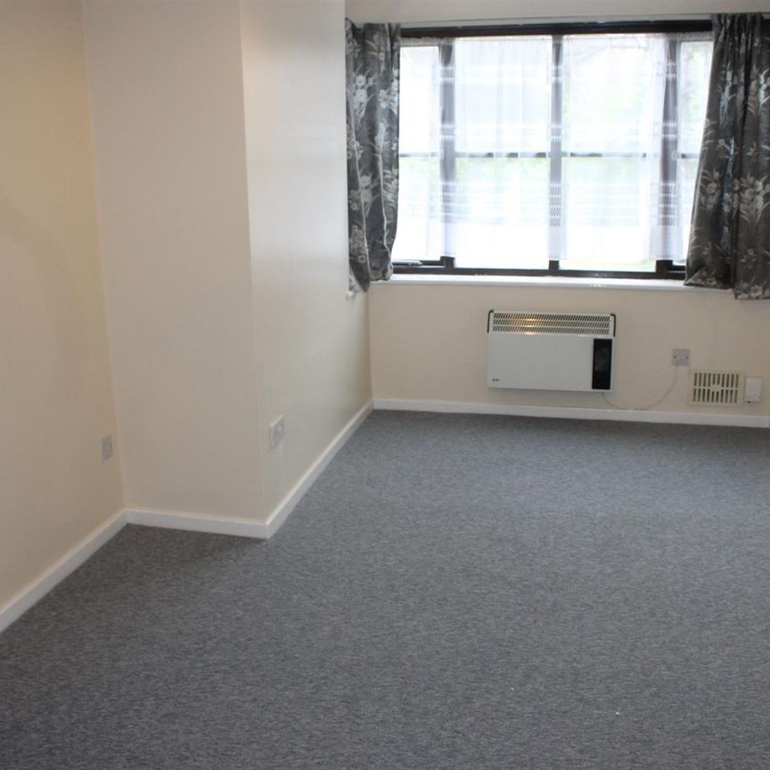 Fryers Court, High Wycombe - Photo 1