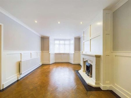 Lawn Close, Ruislip, HA4 - Photo 4