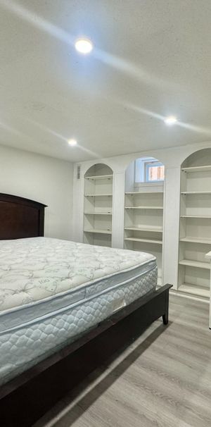 For Lease - 8 Queensgate Court Unit# One Bedroom In Basement, Markham, Ontario - Photo 1