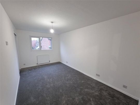 2 bedroom end of terrace house to rent - Photo 1