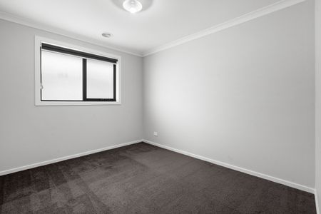 17 Berringarra Road, Officer VIC 3809 - House For Rent | Domain - Photo 5