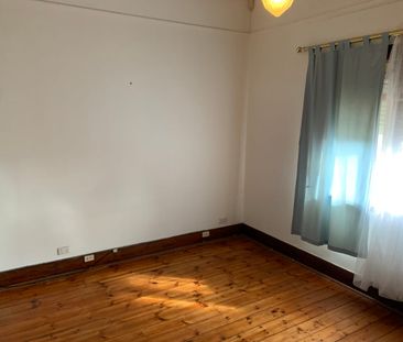 Amazing Lifestyle, 3 Bedroom House in Convenient Location - Photo 3