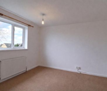 3 bedroom end of terrace house to rent - Photo 2