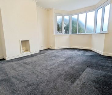 4 bedroom House To Let - Photo 2