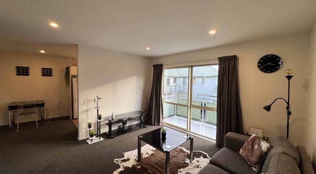 The Ideal City Townhouse - Photo 1