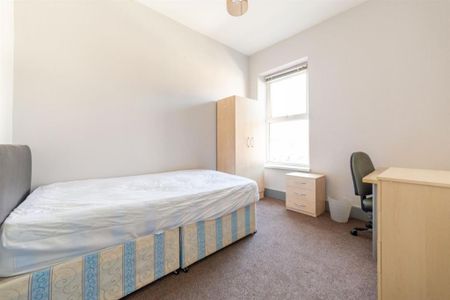 5 bedroom terraced house to rent - Photo 4