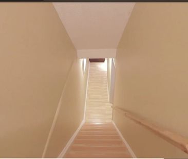 For Lease - 13 Foster Crescent, Brampton, Ontario - Photo 4