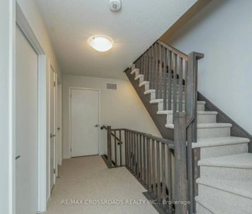 Condo Townhouse For Lease | N9261185 - Photo 6