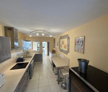 Location Appartement 3 pièces 80m² NICE 06300 - Photo 5